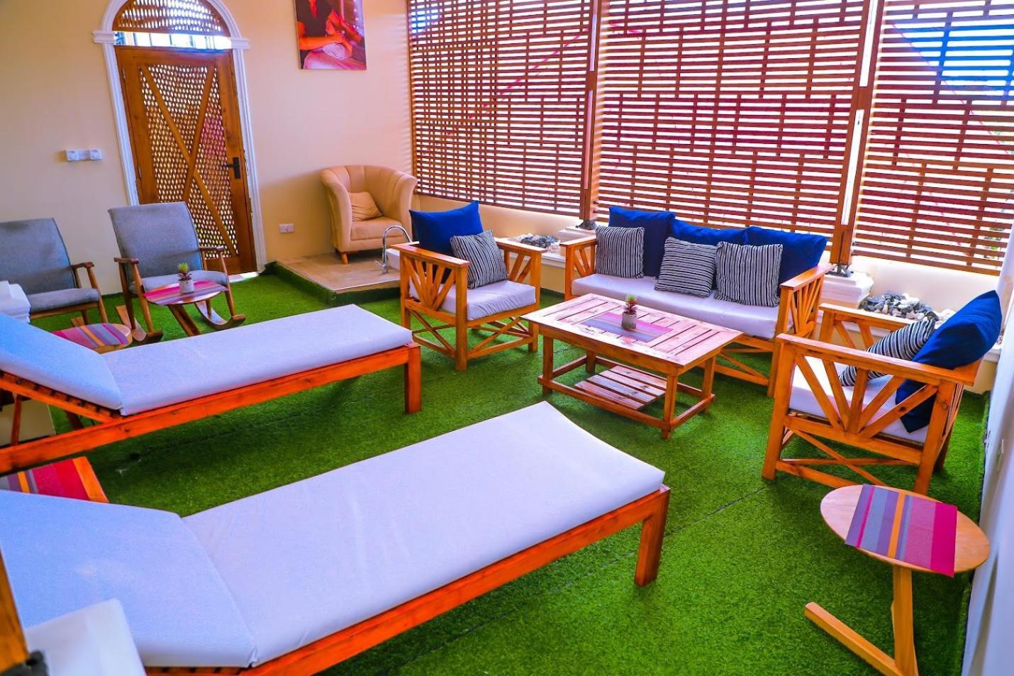 Vose Hotel & Spa Daressalam Exterior foto